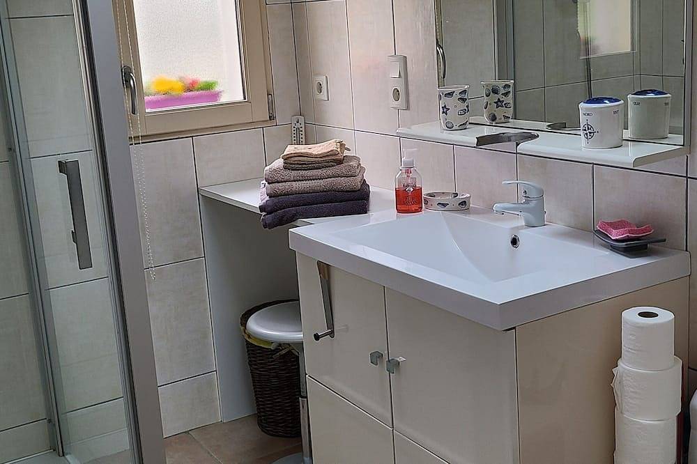 Lancredemarine in Lézardrieux, Pink Granite Coast