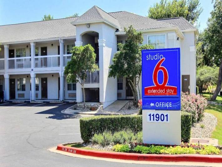 Apartamento entero, 1 cama Queen | Bañera adaptada para personas in Austin, Condado de Travis