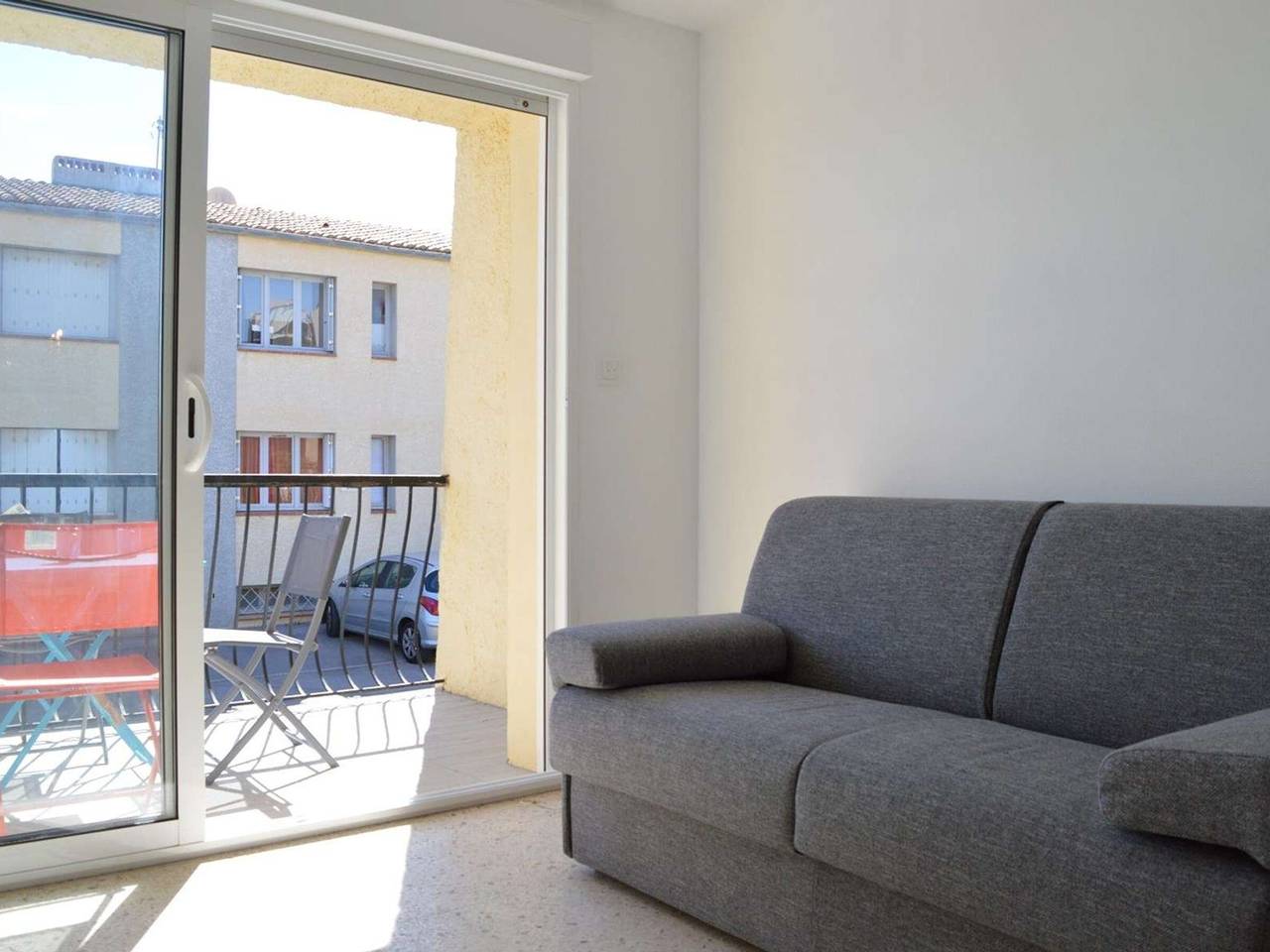 Appartement entier, Appartement rénové, climatisé à 200m de la plage avec balcon et parking privé in Saint Pierre la Mer, Fleury