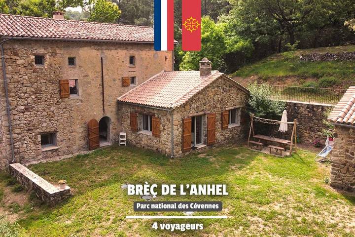 Gîte pour 4 personnes, avec vue et piscine ainsi que terrasse et jardin à Saint-Paul-la-Coste