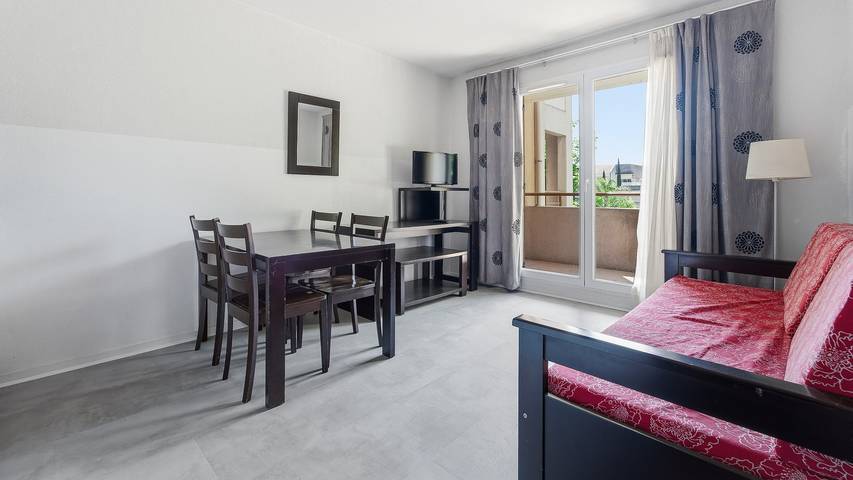 Appartement de vacances pour 4 personnes, avec balcon et piscine