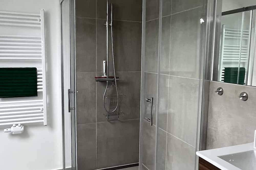 Ganze Wohnung, Moderne Ferienwohnung eigene Dachterasse ruhig gelegen im historischen Hinterhof in Cismar, Grömitz