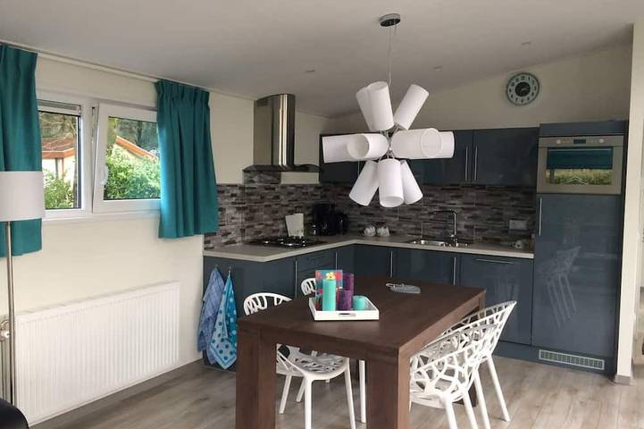 Bungalow voor 4 personen, met tuin en zwembad in IJhorst