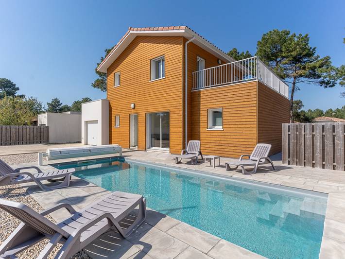 Ferienhaus für 8 Personen, mit Terrasse und Pool - 1
