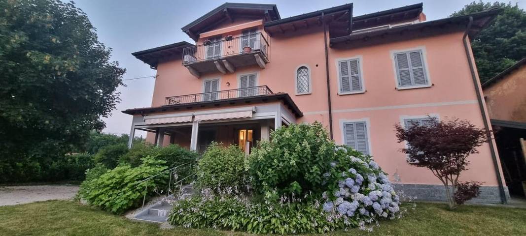 Villa voor 5 personen, met uitzicht en tuin aan Lago Maggiore