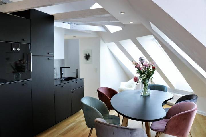 Ferienwohnung für 9 Personen, mit Ausblick und Terrasse in Hamburg