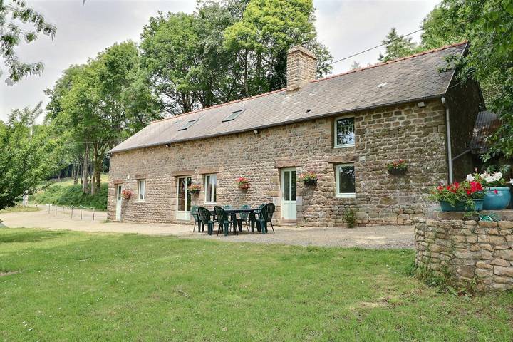 Gîte pour 11 personnes, avec Jardin et Vue à Tremblay
