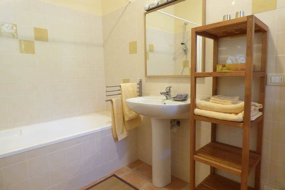 Apartamento entero, Albergue 2 personas 42m2 \"Rasteau\" in Le Barroux, Parque natural regional del Mont Ventoux