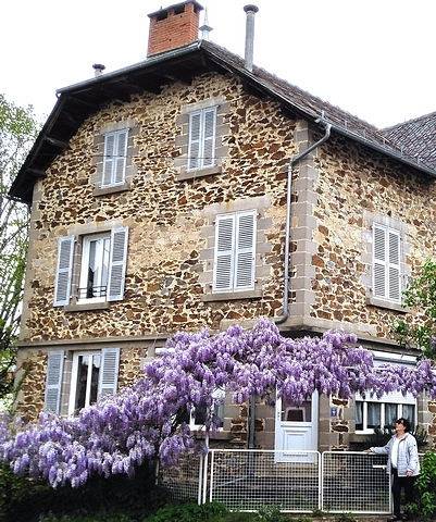 Gîte pour 5 personnes, avec jardin, animaux acceptés à Calvinet