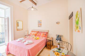Vacation Rental for 4 Guests in Naples, Tyrrhenian Coast Campania, Picture 4