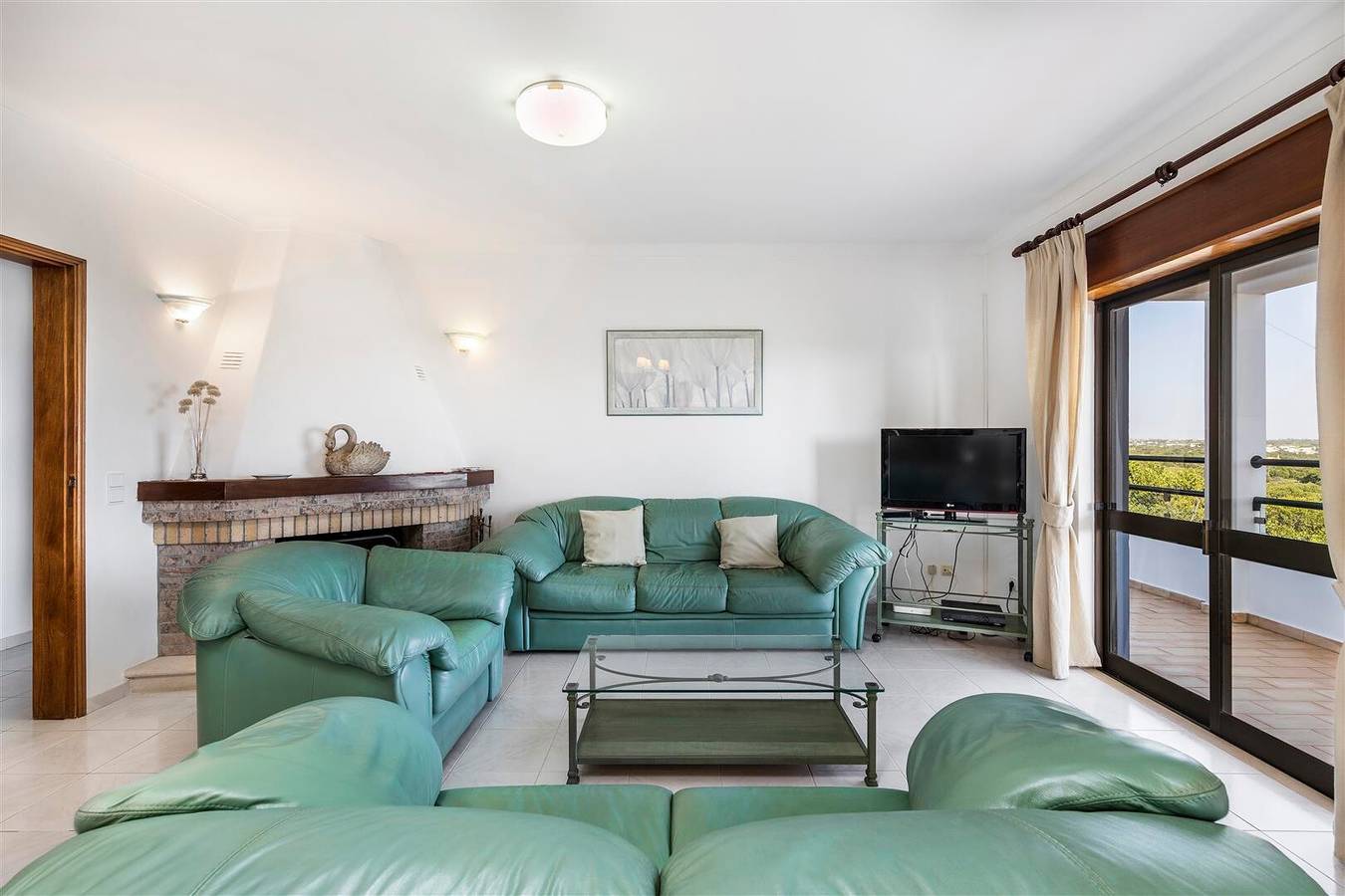 Villa Casa Moura com vista para a montanha, piscina e Wi-Fi in Boliqueime, Distrito de Faro