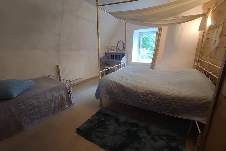 In the heart of Sancy: a vacation rental with a fireplace, a large garden, and mountain views in Chastreix, Regionaler Naturpark Volcans d'Auvergne