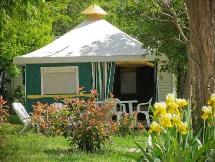 Camping voor 5 personen, met kinderzwembad in Lot