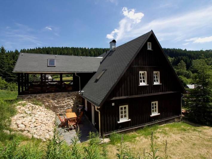 Ferienwohnung für 5 Personen, mit Terrasse und Garten sowie Ausblick in Klingenthal