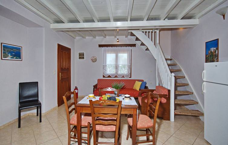 Location de vacances pour 5 personnes, avec jardin ainsi que piscine et terrasse dans Alonissos - 3