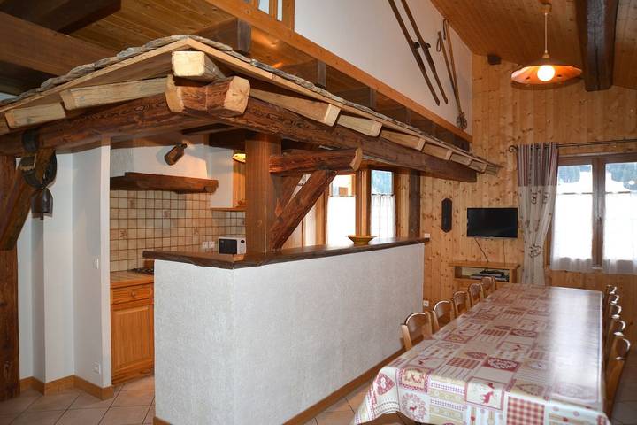 Gîte pour 10 personnes, avec piscine et terrasse, animaux acceptés dans Office de Tourisme de Hauteluce Les Saisies - 2