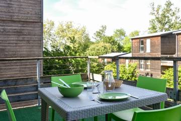 Gîte pour 4 personnes, avec balcon et piscine à Montréal (Gers)