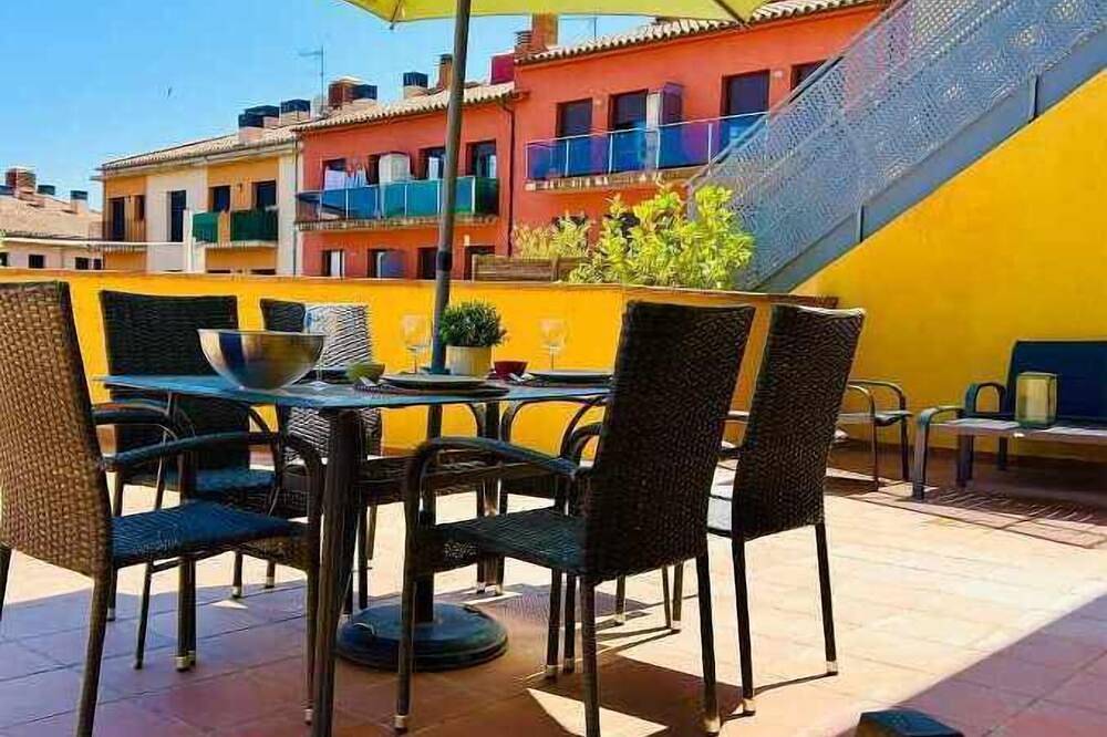 Appartement entier, Beautiful Apartment with Terrace and Parking in Palafrugell in Palafrugell, Costa Brava