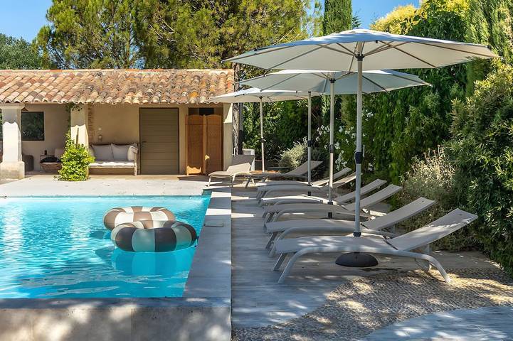 Ferienwohnung für 4 Personen, mit Terrasse und Garten sowie Pool in der Provence
