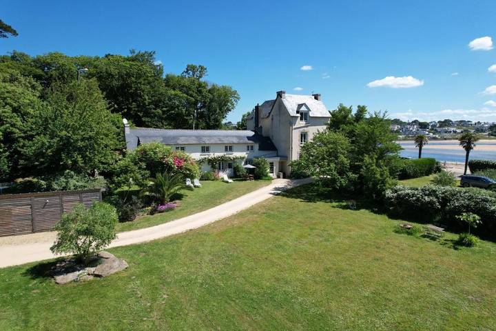 Gîte pour 8 personnes, avec jardin dans Port du Bas-Pouldu - 2