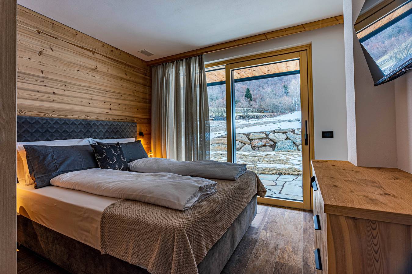 Apartamento entero, Apartamento 'Bucaneve' con vistas a las montañas, Wi-Fi y aire acondicionado in Cavedago, Grupo Brenta