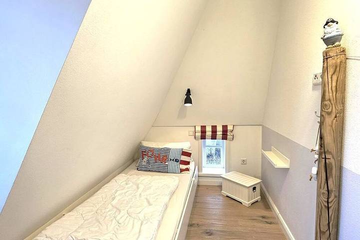 Ganze Wohnung, WattGut - Ferienhaus WattGut in Oevenum: Sauna, Kaminofen & Garten für 6 Gäste in Nordfriesische Inseln (Schleswig-Holstein) (Schleswig-Holstein), Oevenum
