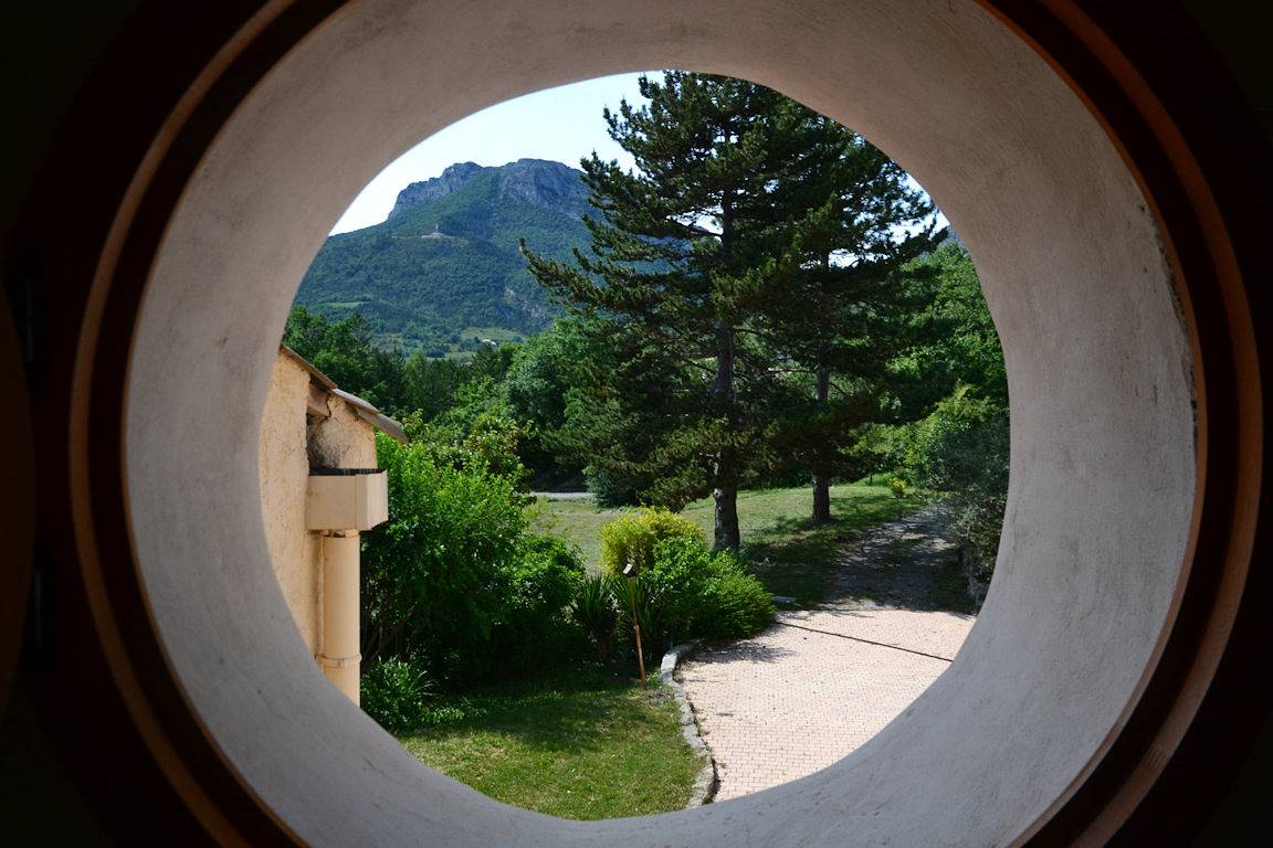 Lou Cèu Sin, maison d'hôtes et Spa - Birmanie in Entrepierres, Région de Forcalquier