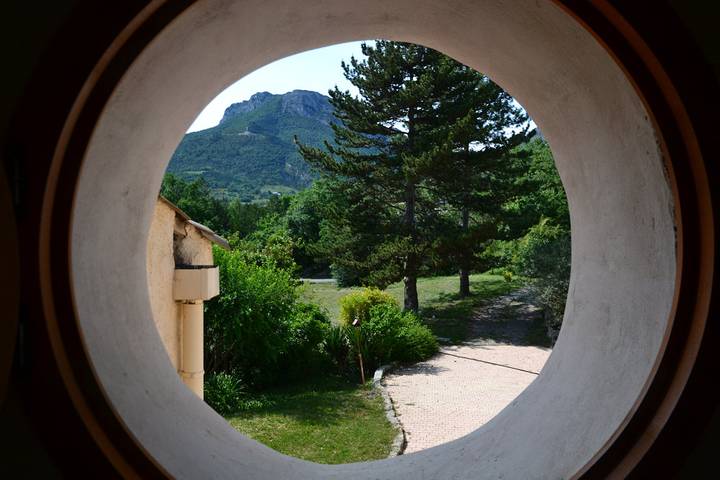Gîte pour 2 personnes, avec sauna et jacuzzi ainsi que piscine et jardin, animaux acceptés dans les Alpes-de-Haute-Provence - 4