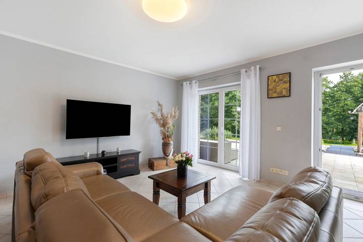 Appartement entier, Appartement 'Am Wasser 2' avec vue sur le lac, terrasse commune et Wi-Fi in Gross Lindow, Région d'Oder-Spree