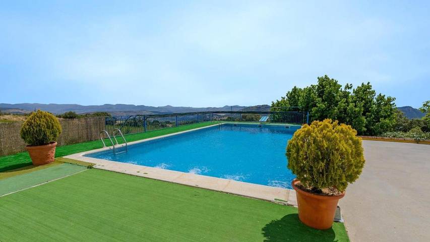 Casa rural para 13 personas, con Terraza además de Jardín y Piscina en Trasmulas - 2