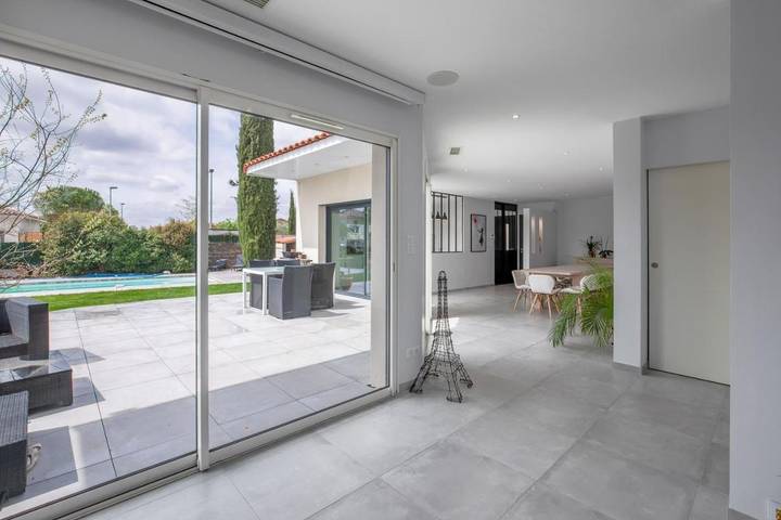 Location de vacances pour 7 personnes, avec jacuzzi ainsi que jardin et piscine à Combaillaux - 4