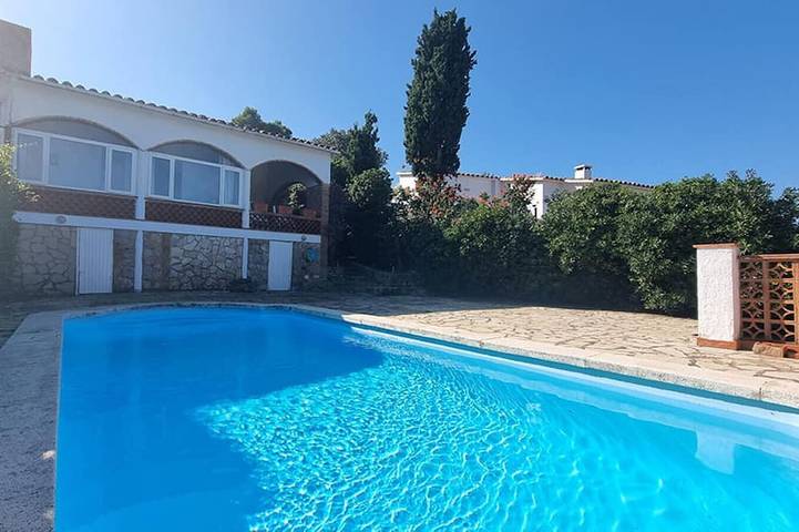 Finca für 4 Personen, mit Terrasse und Garten in Pals