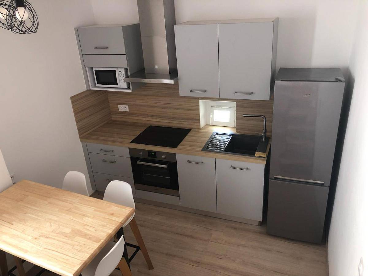 Appartement entier, Two-Bedroom Apartment in Céret, Côte méditerranéenne (France)