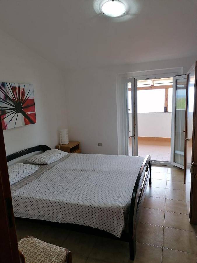 Gîte pour 5 personnes, avec jardin ainsi que vue et piscine à Zambrone - 2