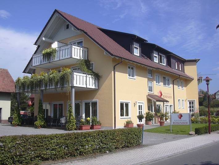 BnB für 2 Personen, mit Balkon/Terrasse und Terrasse sowie Seeblick in 