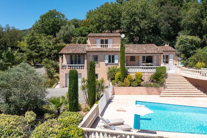 Villa für 12 Personen mit Terrasse in Les Adrets-de-l'Estérel, Mittelmeerküste (Frankreich)
