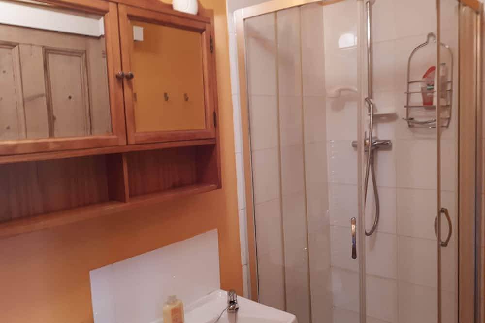 Entire apartment, £85/night cosy annex in the beautiful  suburbs of Nottingham. Close to shops! in Arnold (Nottinghamshire), Nottinghamshire