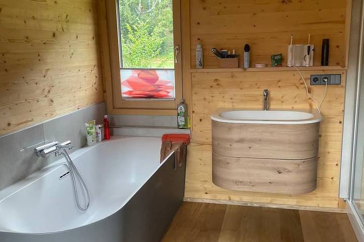 Wellness trifft Allgäuer Hofidylle. Chalet mit Sauna, Whirlpool & Extras. in Altusried, Bayerisch Schwaben
