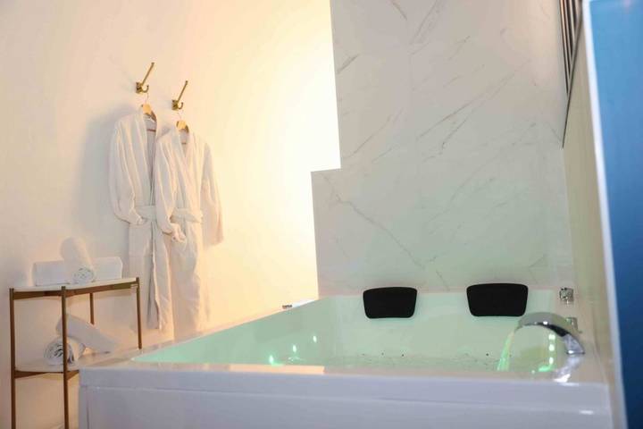 Hôtel pour 2 personnes, avec piscine ainsi que jardin et vue