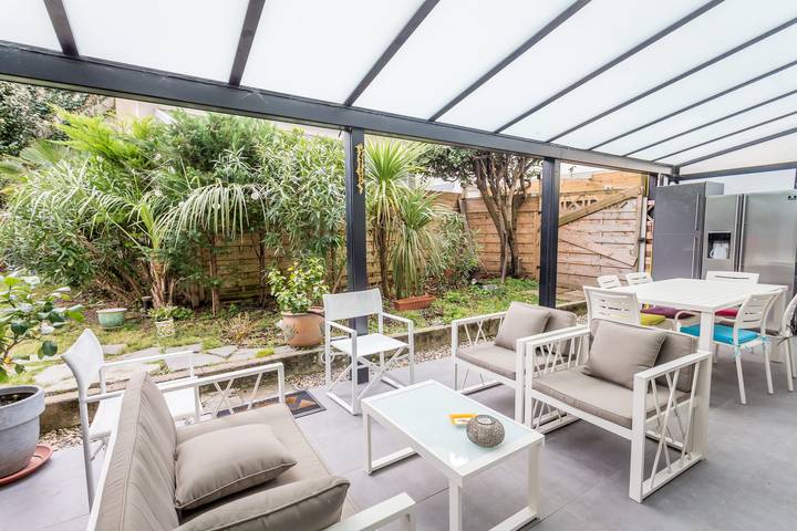 Gîte pour 5 personnes, avec terrasse et jardin dans La Gare Du Midi Biarritz