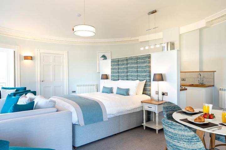 Vacation rental for 4 people, with Terrace and Yard as well as Pool in Christchurch