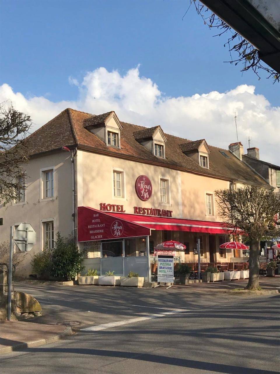Logis Hôtel La Fleur de Lys in Cormatin, Région de Mâcon