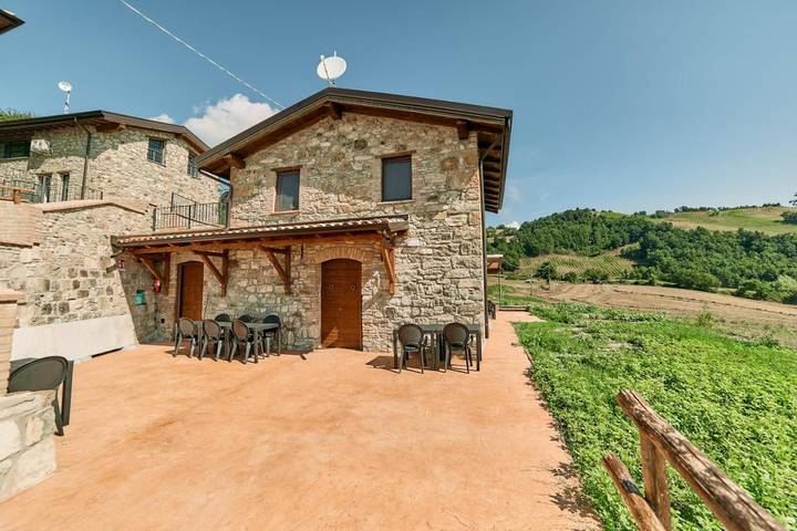 Location de vacances pour 2 personnes, avec Terrasse ainsi que Jardin et Vue à Bobbio