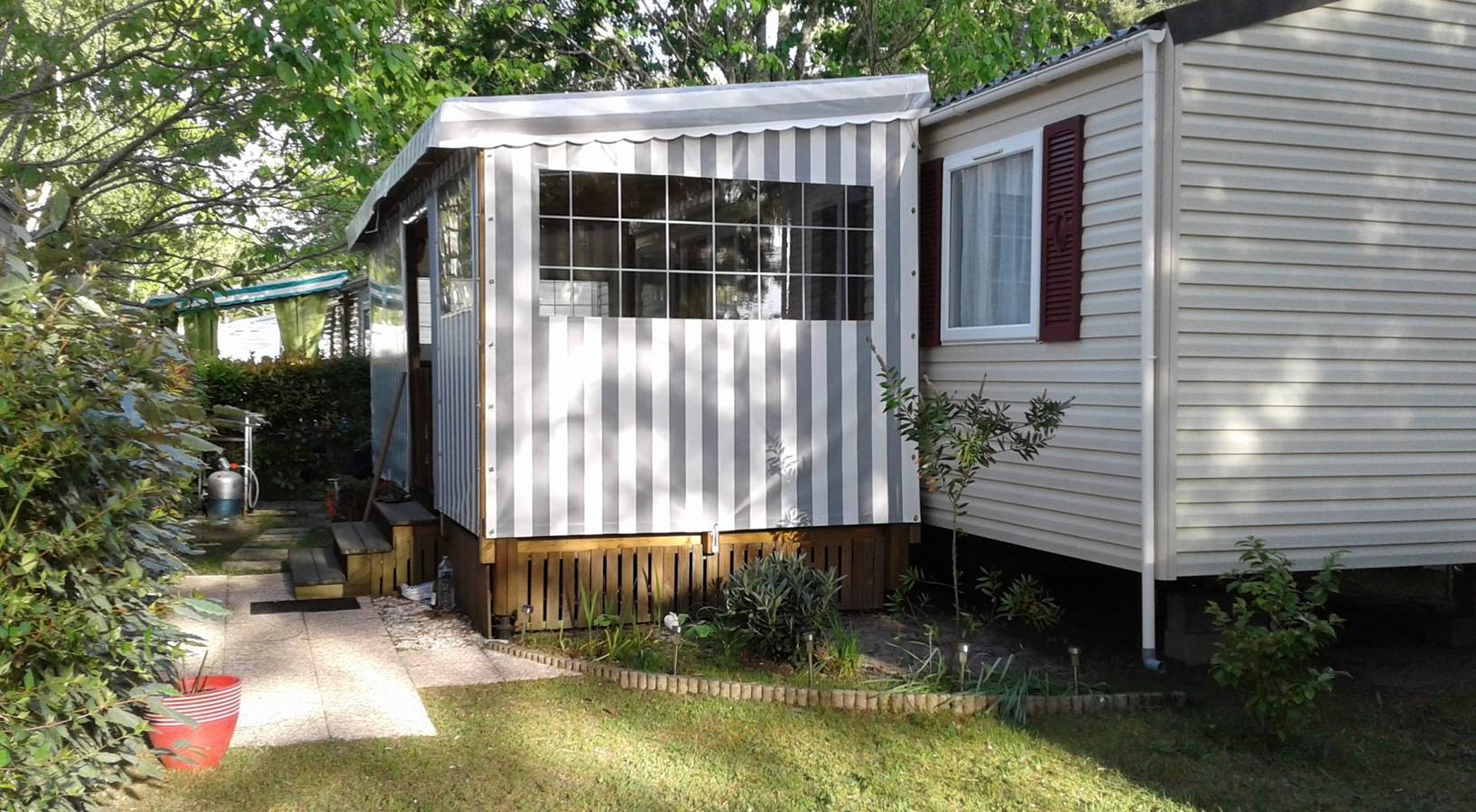 Mobil-home 39 m² 3 ch. / 6 pers., climatisé Camping La Réserve 4* in Gastes, Côte d’Argent