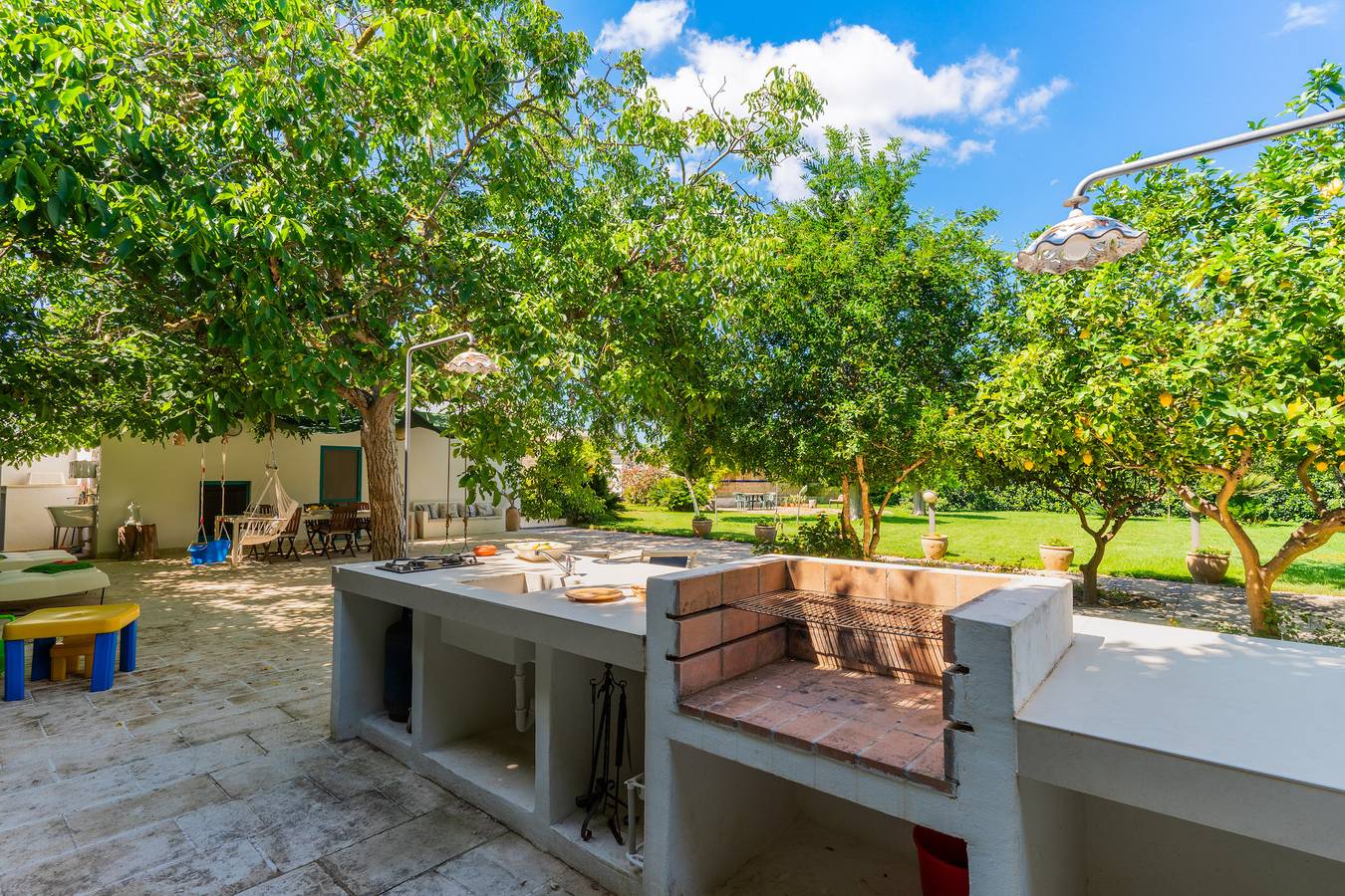 Casa vacanze 'Villetta Le More' con grande giardino a uso esclusivo, Wi-Fi e aria condizionata in Ruffano, Golfo di Taranto