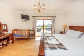 Villa for 10 People in County Waterford, Munster, Photo 2