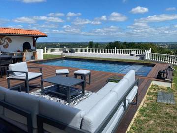 Cottage pour 8 personnes, avec piscine ainsi que jacuzzi et jardin à Briscous
