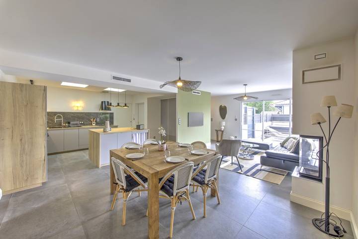 Maison de vacances pour 6 personnes, avec jardin et piscine ainsi que terrasse et jacuzzi à Gujan-Mestras