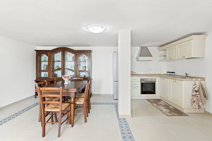Apartamento entero, Apartamento 'Giagiumar' con vistas al mar, terraza privada y aire acondicionado. in Torre dei Corsari, Arbus (Municipio)