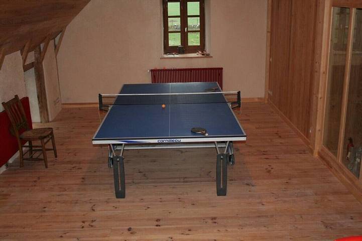 Schönes ****Ferienhaus mit großem Spielzimmer für 18-22 (Innen-Pool/ Juli 2012) in Virargues, Regionaler Naturpark Volcans d'Auvergne